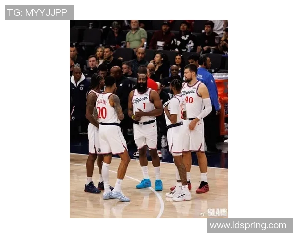 哈登领衔篮网对决骑士精彩集锦回顾与分析 哈登领衔篮网对决骑士精彩集锦回顾与分析